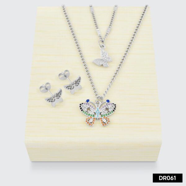 Conjunto de collar y aretes de mariposas en color plata
